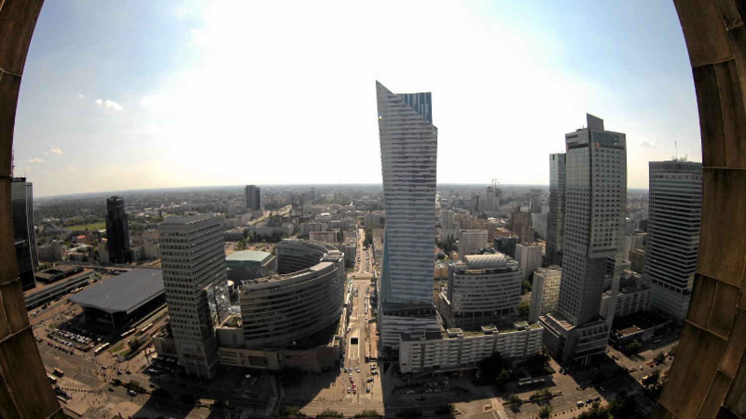 Zarabiają 6 tys., a wystarcza im do połowy miesiąca. "Nie tak was wychowaliśmy" - grzmią rodzice 30-tolatków