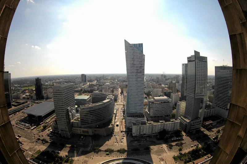 Zarabiają 6 tys., a wystarcza im do połowy miesiąca. "Nie tak was wychowaliśmy" - grzmią rodzice 30-tolatków