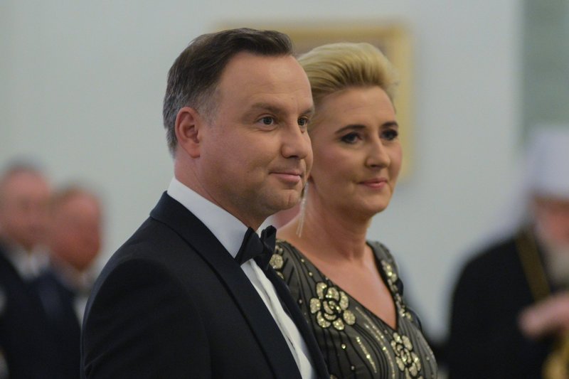 Para prezydencka odwiedziła rodziców sześcioraczków w krakowskim szpitalu.