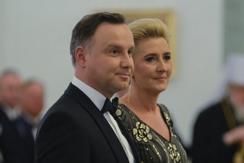 Para prezydencka odwiedziła rodziców sześcioraczków w krakowskim szpitalu.