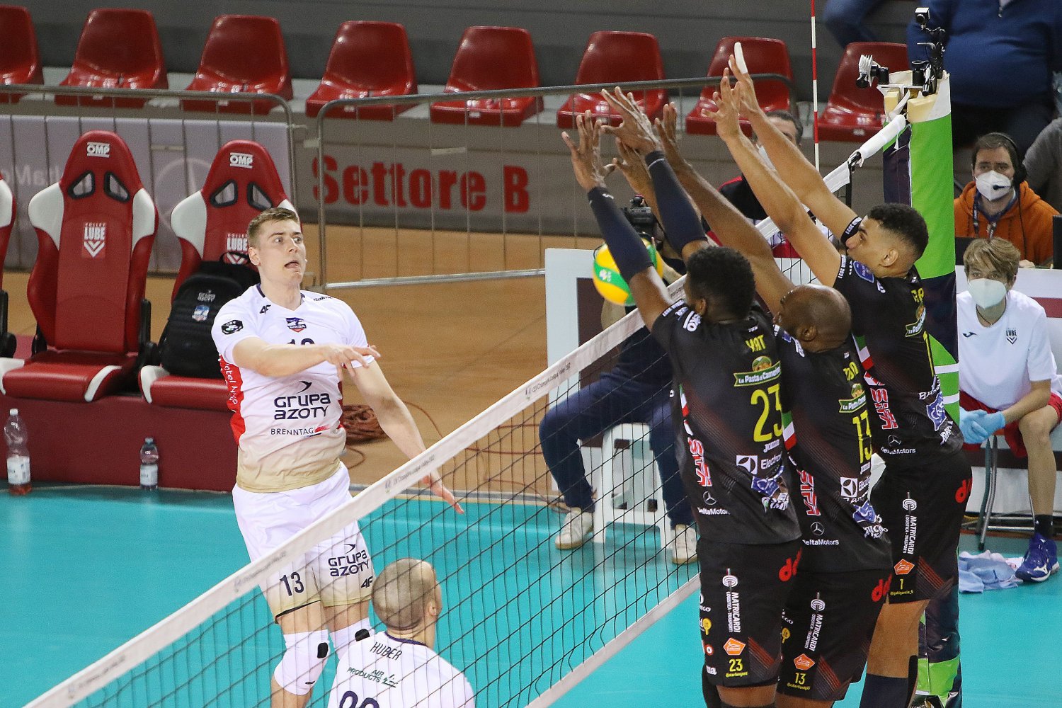 Grupa Azoty ZAKSA Kędzierzyn-Koźle wygrała szlagier Ligi Mistrzów w Italii