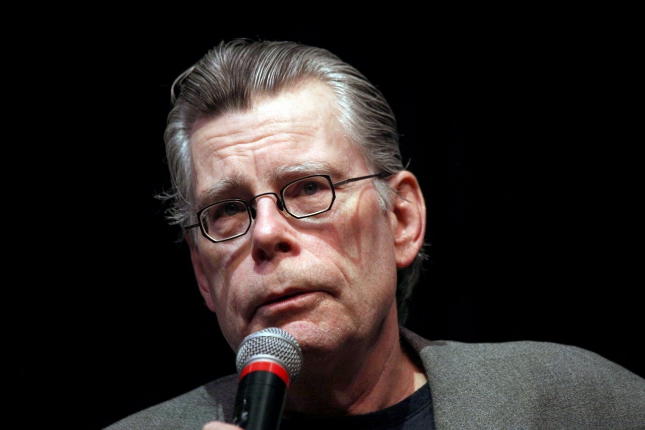 Stephen King krytykuje państwa zachodnie za bezczynność wobec ataku Rosji na Ukrainę.
