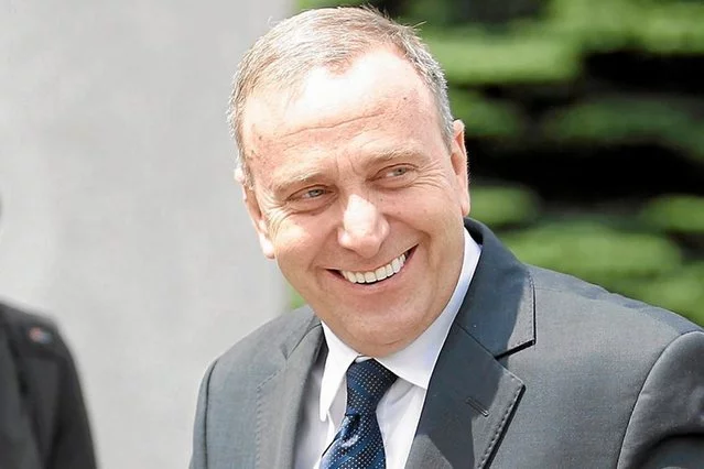 Kolejny sondaż uzasadnia szeroki uśmiech przewodniczącego PO Grzegorza Schetyny. Strata do PiS jest minimalna.