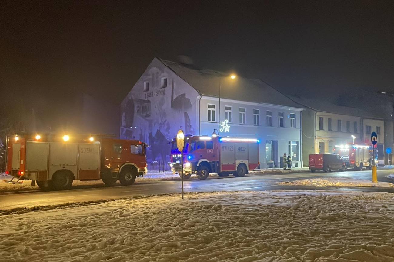 Zduńska Wola – pożar w kamienicy. Dzieci w szpitalu