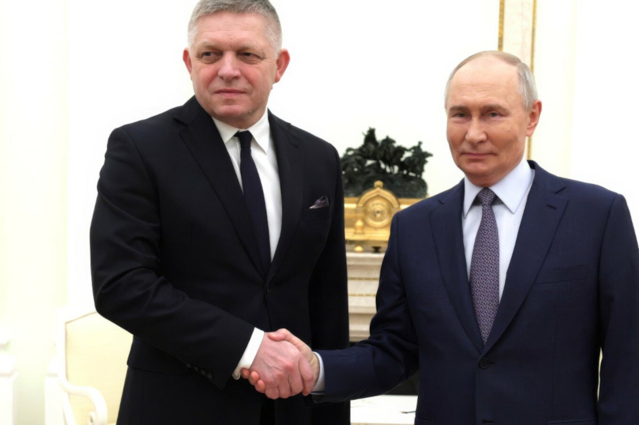 Robert Fico z wizytą u Władimira Putina. W co gra premier Słowacji?