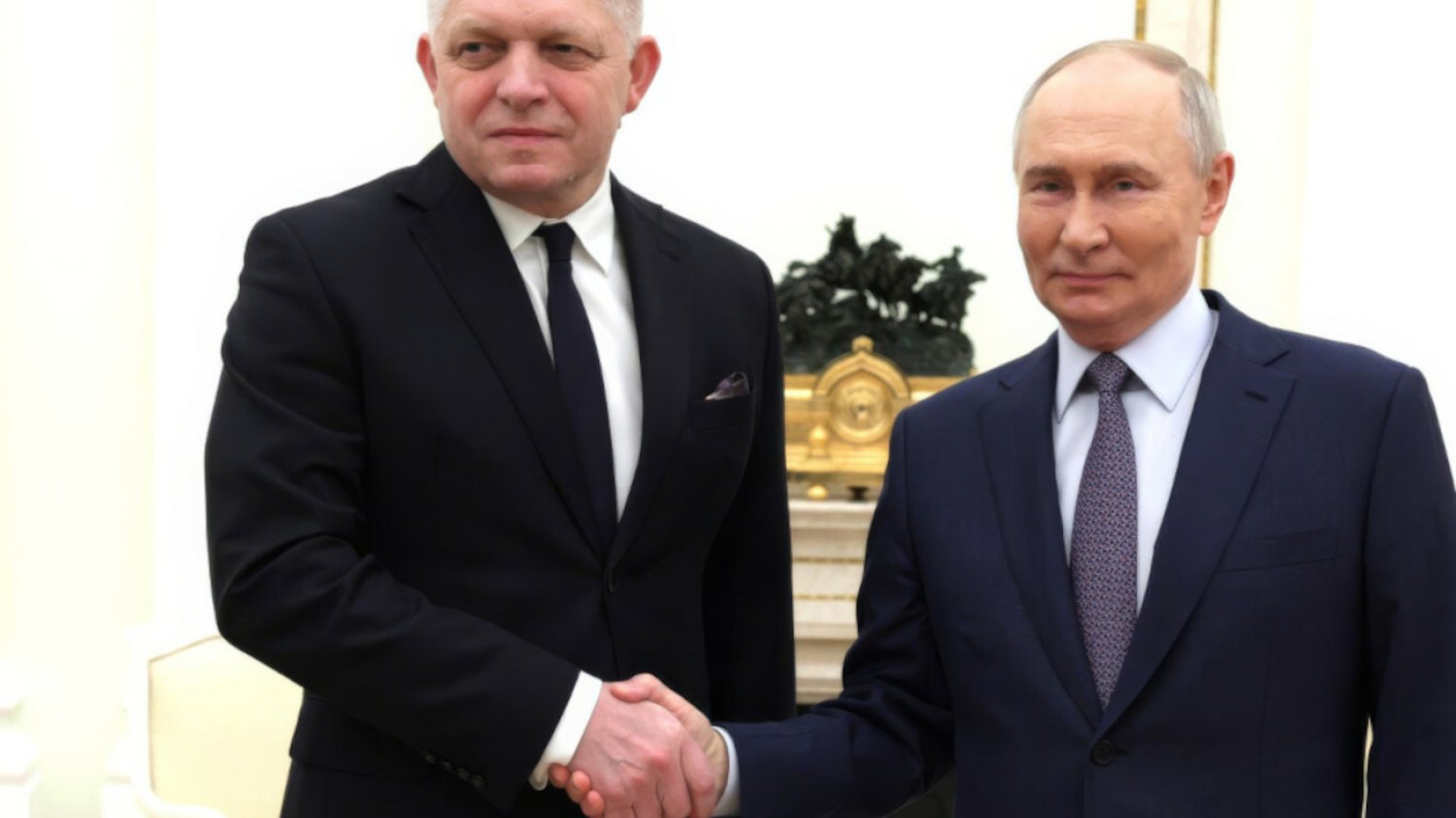 Robert Fico z wizytą u Władimira Putina. W co gra premier Słowacji?