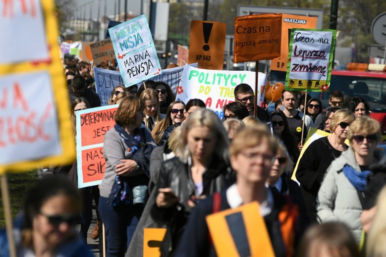 Komisja ds. Petycji zajmie się anonimową petycją w zakresie wyłączenia prawa pracowników oświaty do strajku w przypadku, gdyby skutkował on naruszeniem prawa uczniów do opieki i nauki.