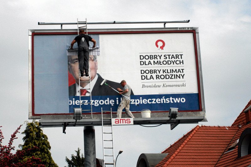 "Głosujesz na Bronka? Sam się usuń z moich znajomych". Wybory prezydenckie skłóciły Polaków