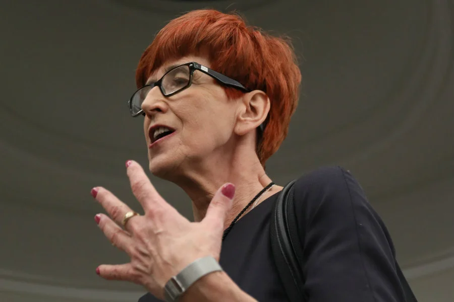 Elżbieta Rafalska wytknęła Donaldowi Tuskowi, że zostawił Polskę dla stanowiska w Unii Europejskiej.