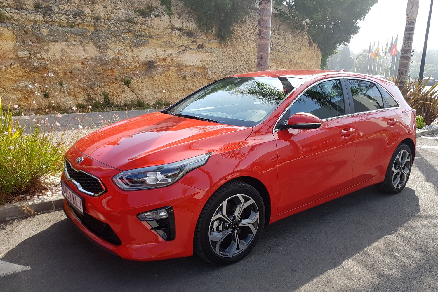 KIA Ceed trzeciej generacji to właściwie samochód zaprojektowany on nowa, choć pozornie aż tak bardzo nie różni się od poprzednika.