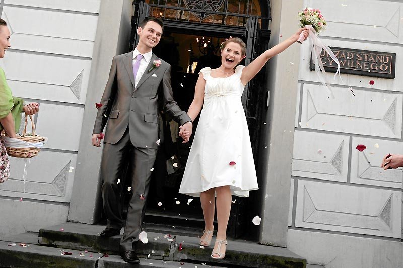 Ślub cywilny lepszy od kościelnego?