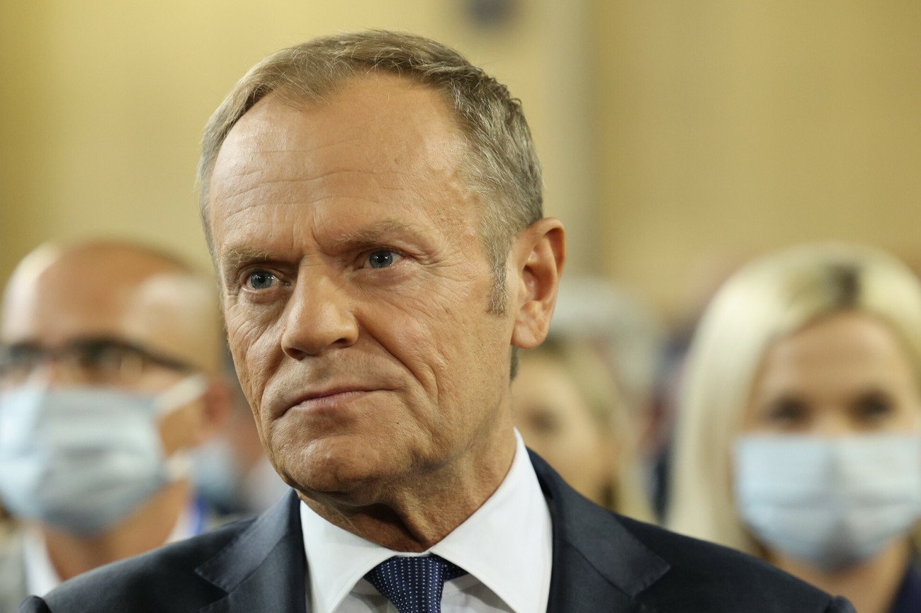 Donald Tusk stanął w obronie prezydenta Wałbrzycha, który został zwolniony z pracy w szpitalu.