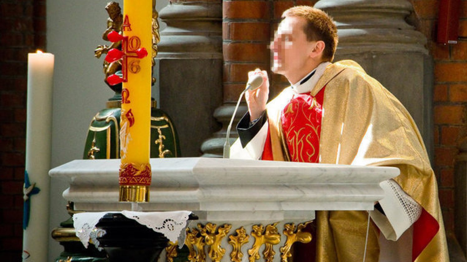 Były ksiądz Jacek M. stanie przed sądem. "Kapelan narodowców" jest oskarżony o nawoływanie do nienawiści na tle narodowościowym.