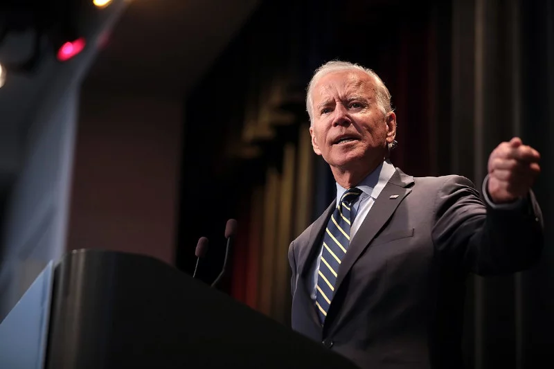 Joe Biden krytykuje politykę PiS wobec osób LGBT.