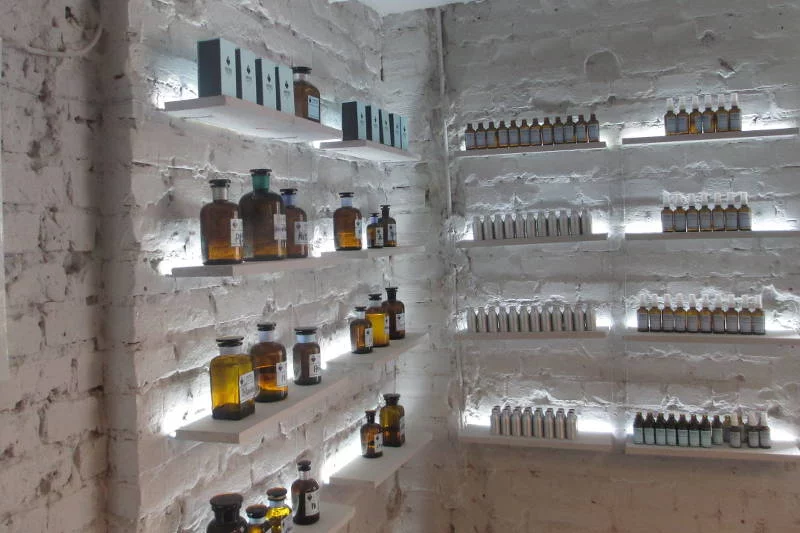 Mniej znaczy więcej. Wnętrze perfumerii jest genialne