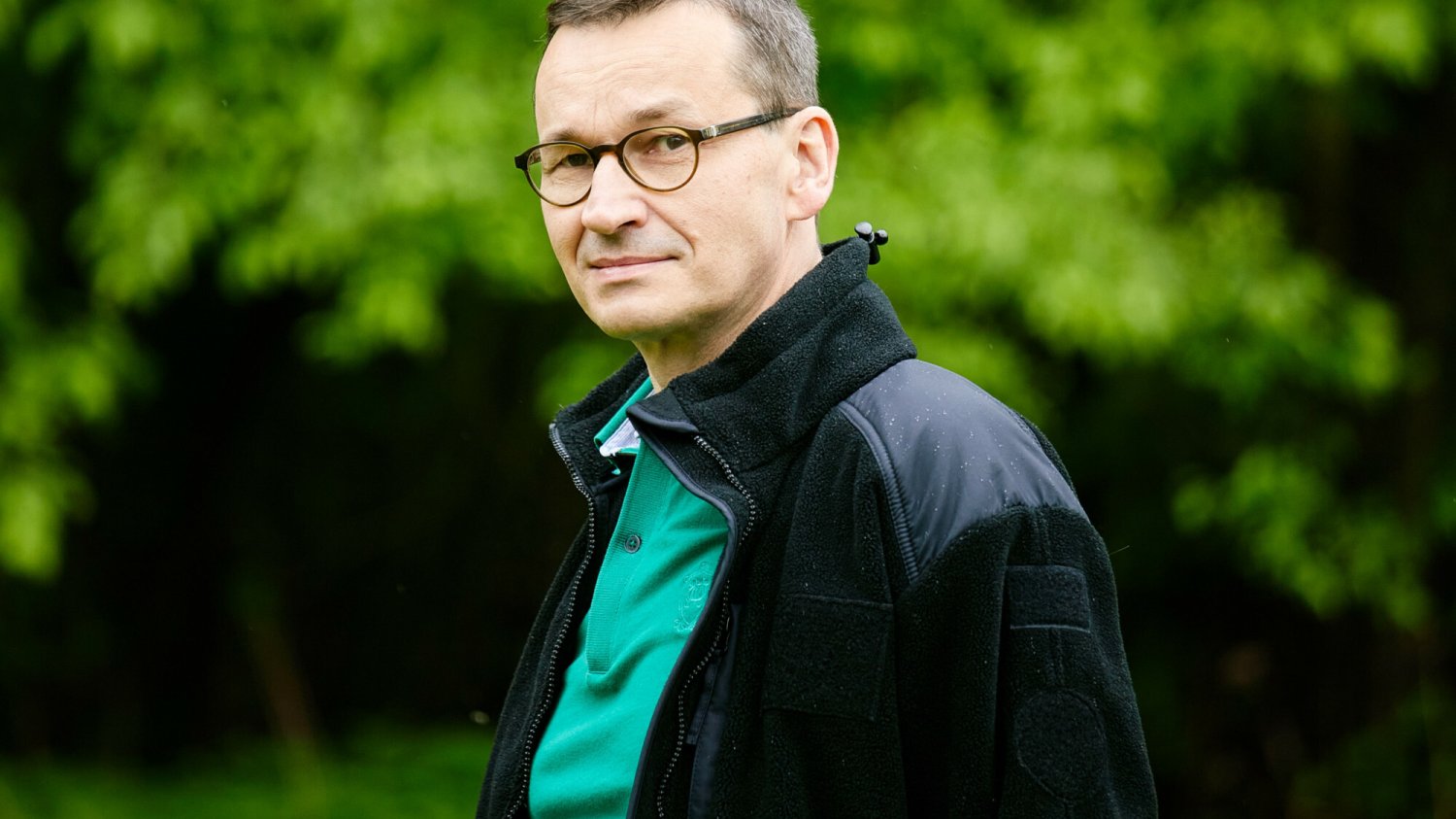 "Cały czas obowiązuje możliwość zbierania gałęzi na opał" – stwierdził wiceminister klimatu i środowiska Edward Siarka w rządzie Mateusza Morawieckiego.