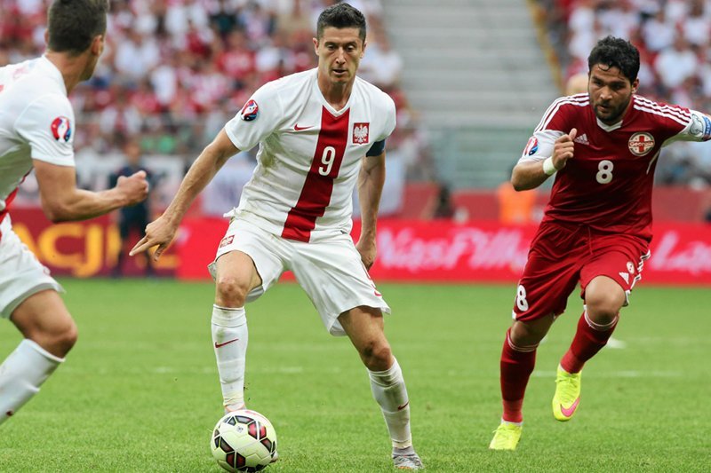 Robert Lewandowski w 2014 roku był 10. najlepiej zarabiającym piłkarzem świata.
