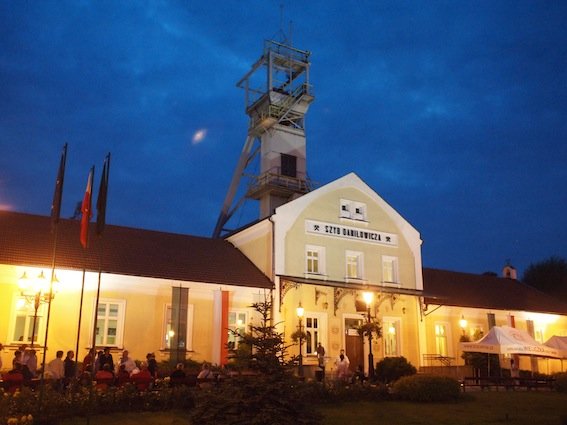 Szyb Daniłowicza o zmierzchu.