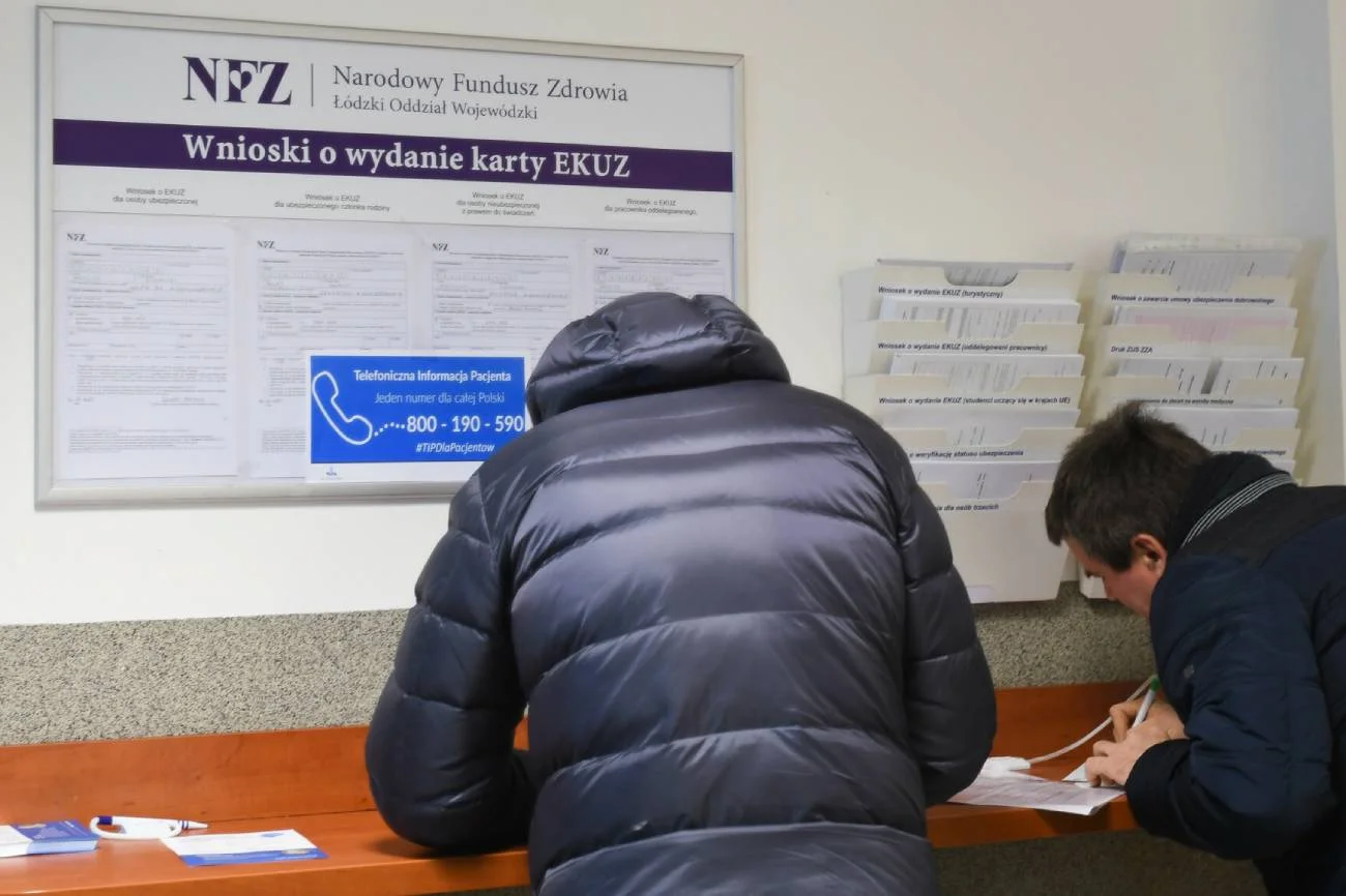 Karta EKUZ – wyrób ją przed wyjazdem na narty. Darmowa na NFZ