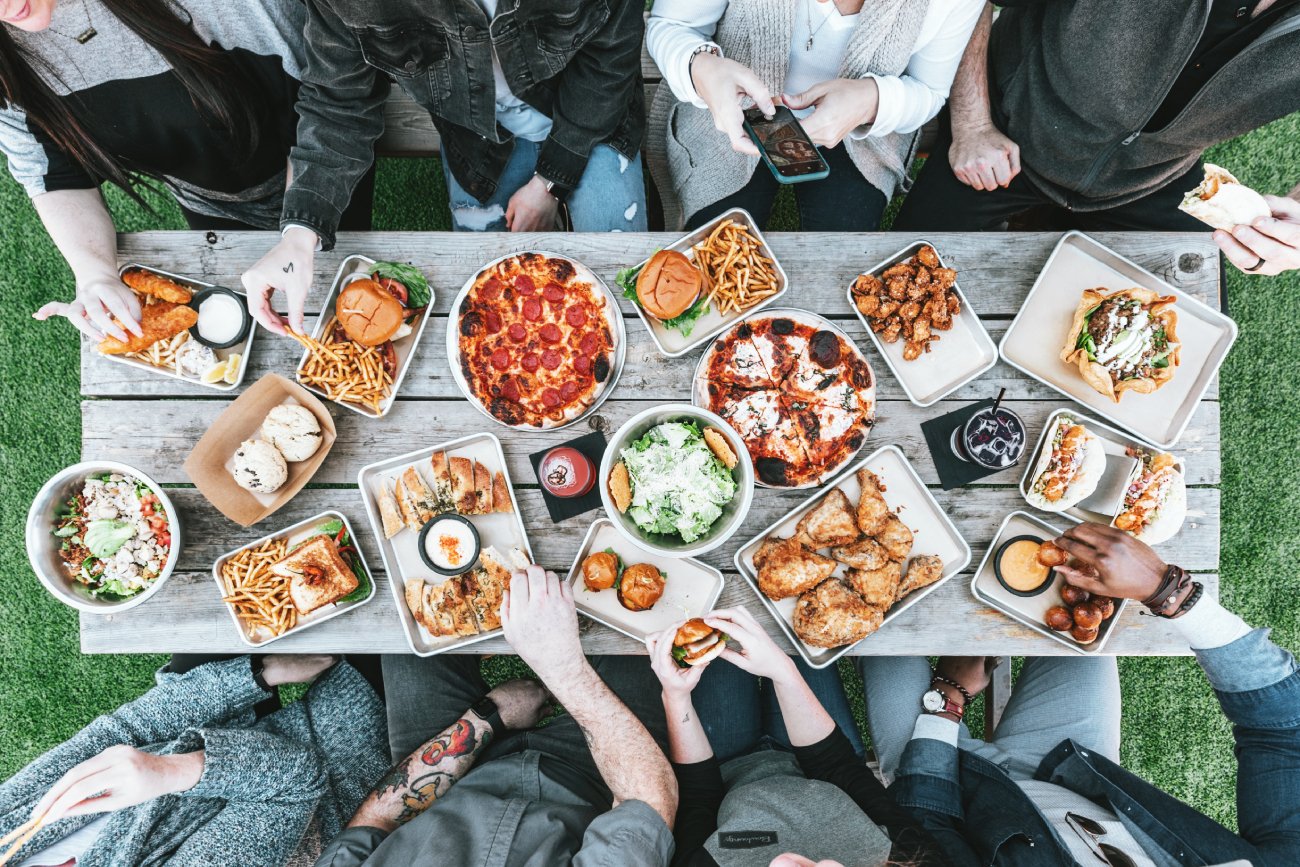 Gdzie zjeść w Łodzi? Oto rzetelny przewodnik po knajpkach wartych odwiedzenia