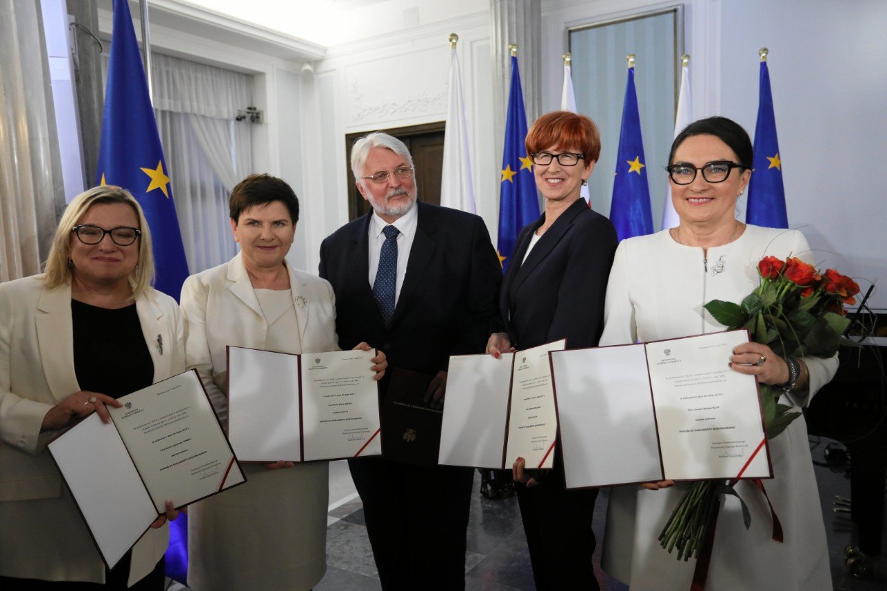 Europarlamentarzyści PiS zagłosowali przeciwko rezolucji Parlamentu Europejskiego w czasie pandemii koronawirusa.