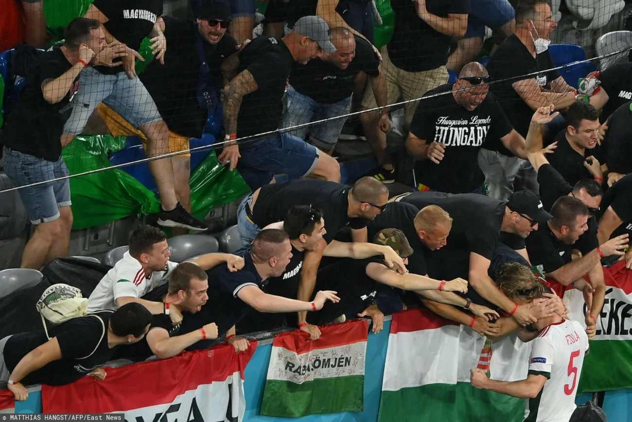Radość kibiców z Węgier po bramce przeciw Niemcom