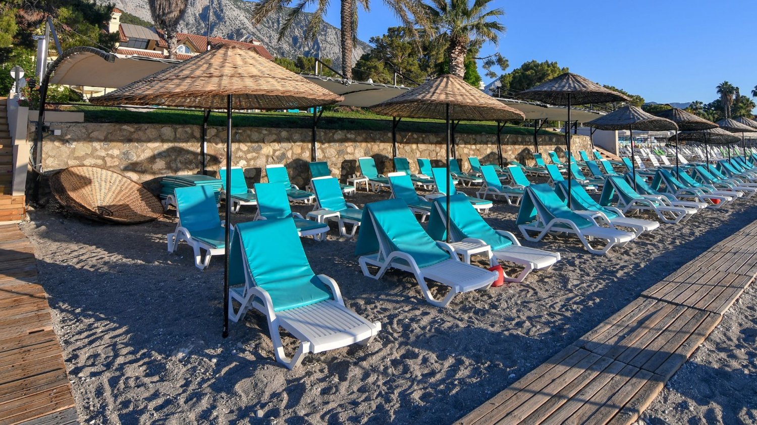 Antalya jako pierwsza zakazała palenia na trzech plażach w Turcji