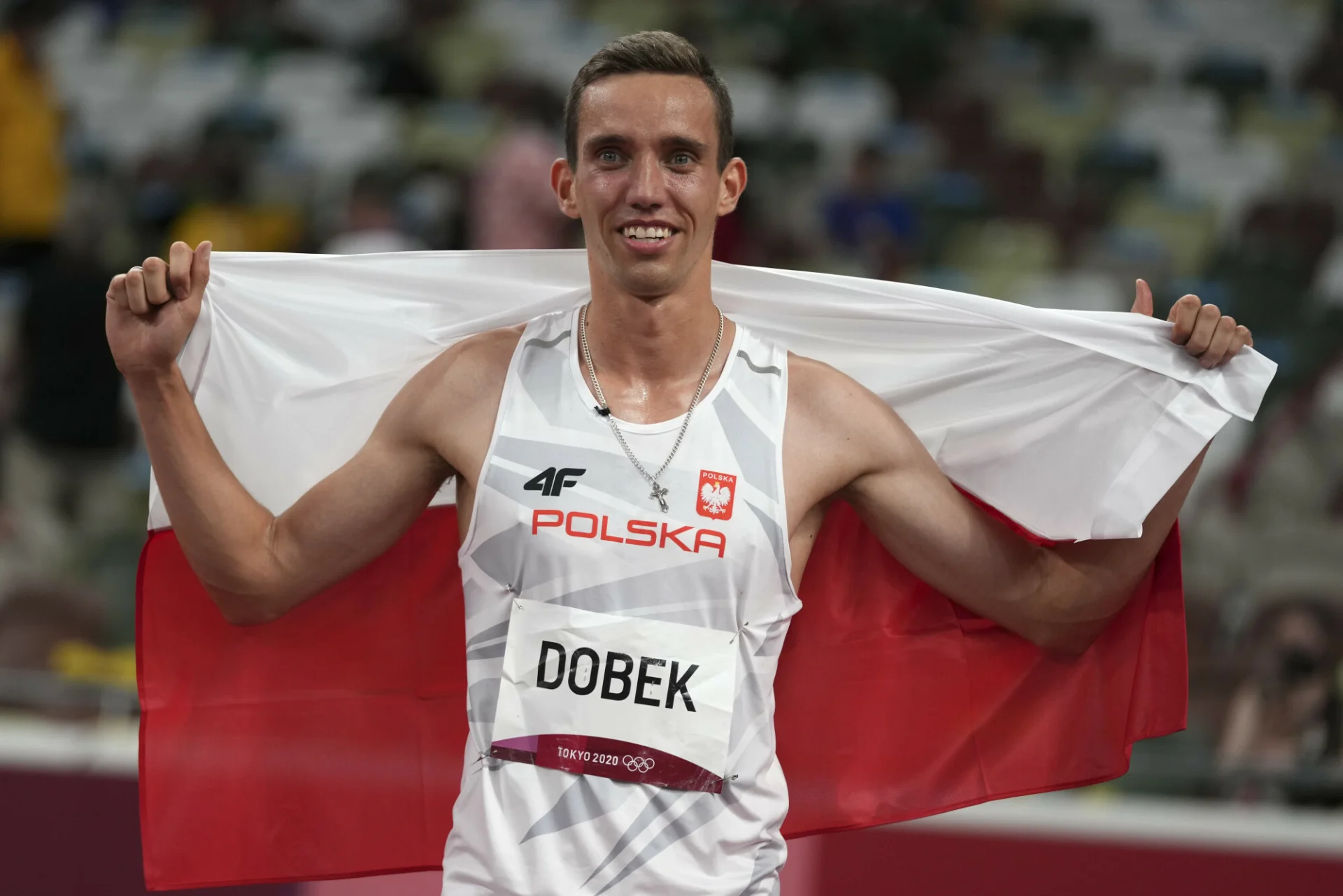 Patryk Dobek zdobył brązowy medal na 800 metrów, co jest historycznym polskim osiągnięciem na igrzyskach olimpijskich.