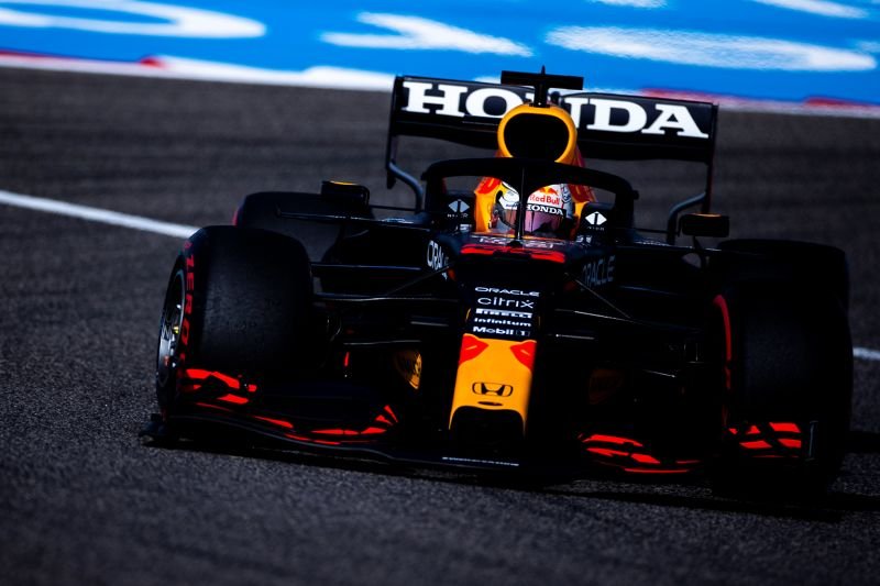 Max Verstappen okazał się najlepszy w pierwszym treningu przed Grand Prix Bahrajnu