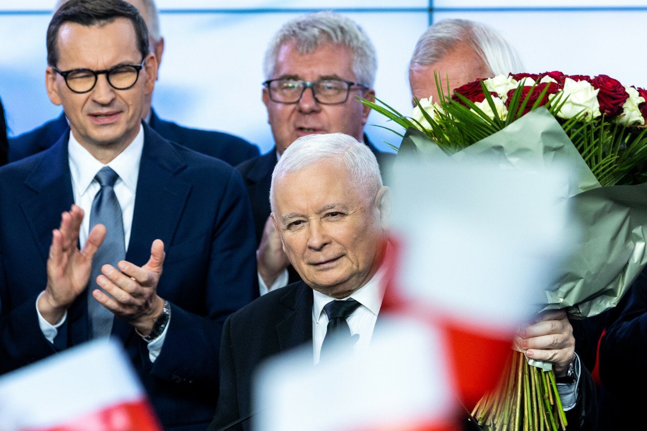 PiS wymyślił programy profrekwencyjne, po wyborach cieszył się ze zwycięstwa. A gminy czekają na obiecane miliony.