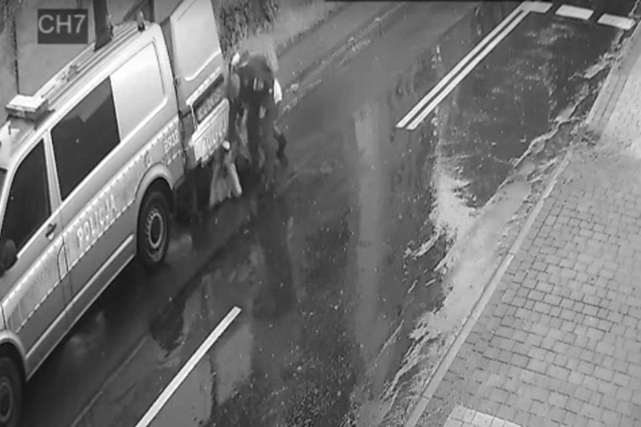 Nowe nagranie z zatrzymania 34-latka z Lubina.