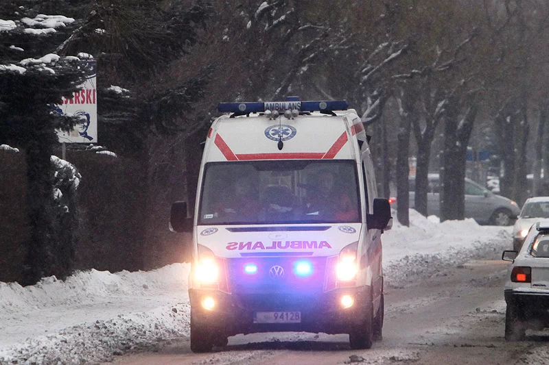 W Trąbkach Wielkich pod Gdańskiem kierowca tira przejechał na czerwonym świetle i zabił 8-letnią dziewczynkę.