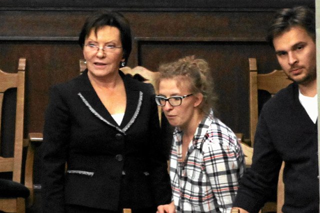 Jeśli PiS wygra wybory i utworzy rząd, Katarzyna Kopacz-Petranyuk (w środku) oraz jej mąż (z prawej) wyjadą z Polski