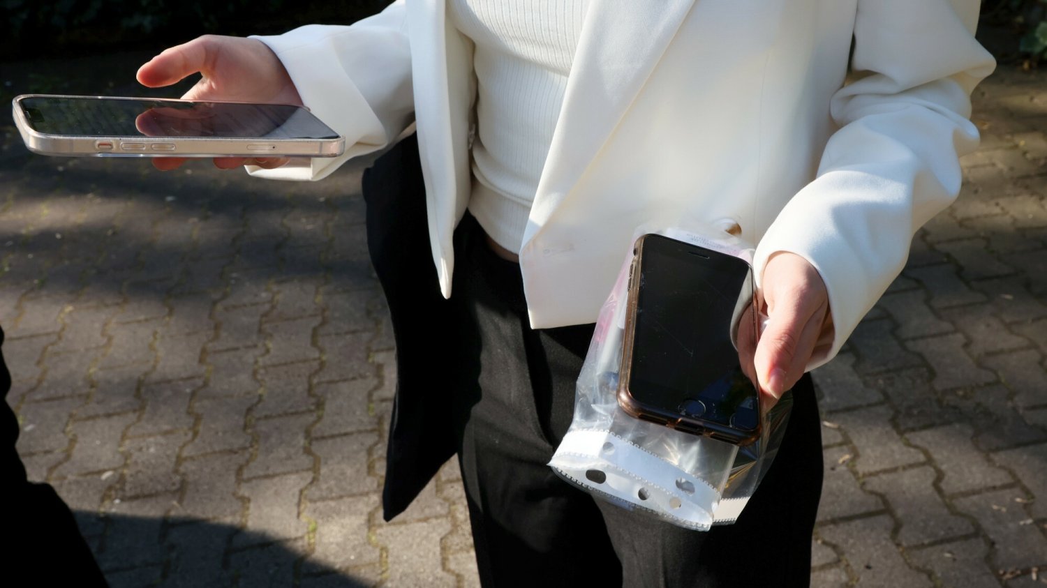 Polacy masowo przenoszą numery telefonów. Z jednej sieci rezygnują wyjątkowo często