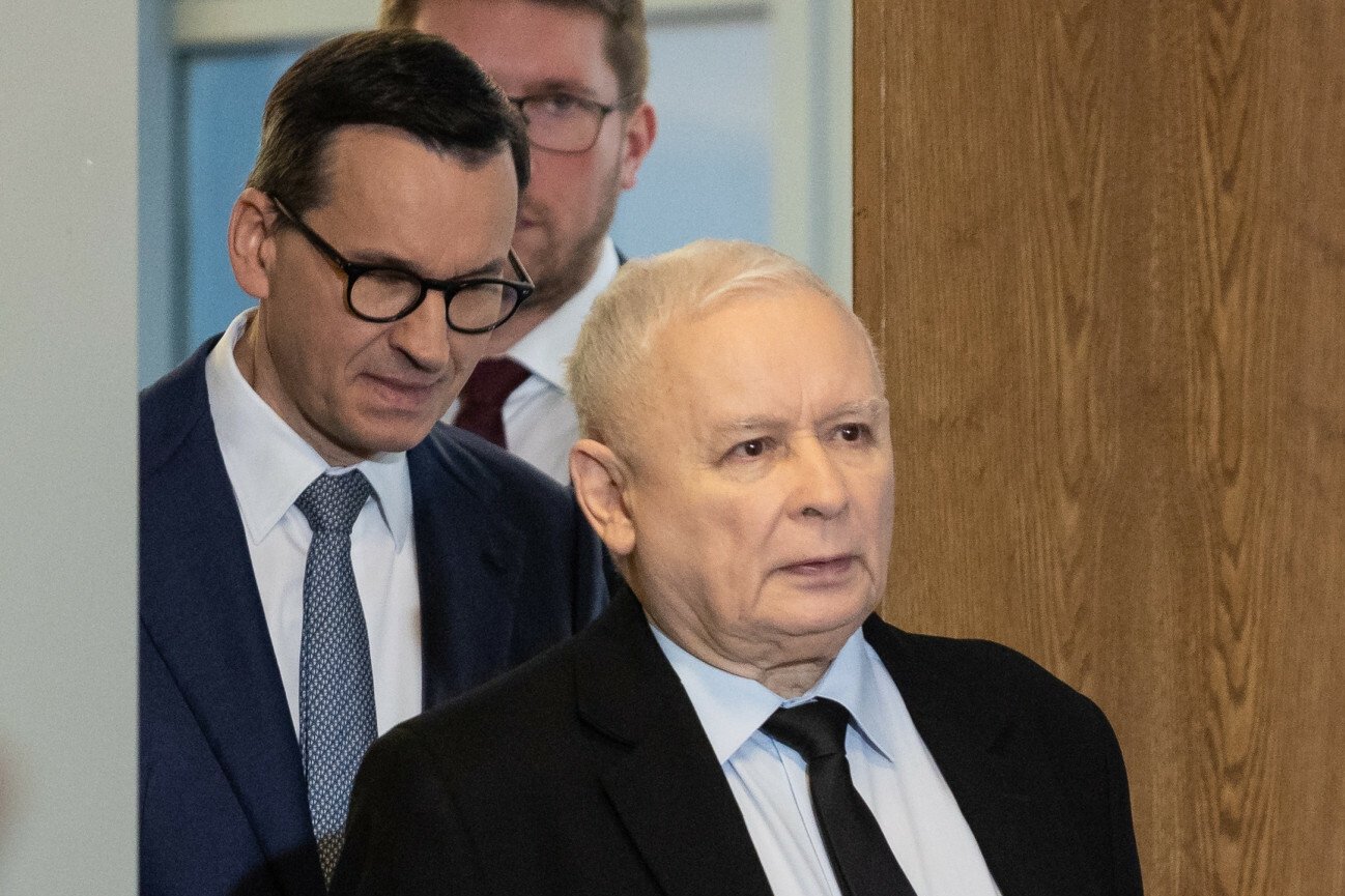 Kryzys w PiS ws. połączenia z partią Ziobry. Ujawniono kulisy.