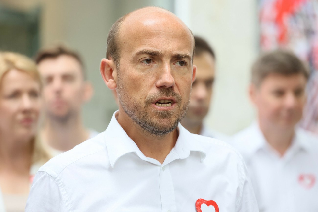 Borys Budka został pobity w Katowicach. Napastnik usłyszał już zarzuty, wiadomo, co mu grozi