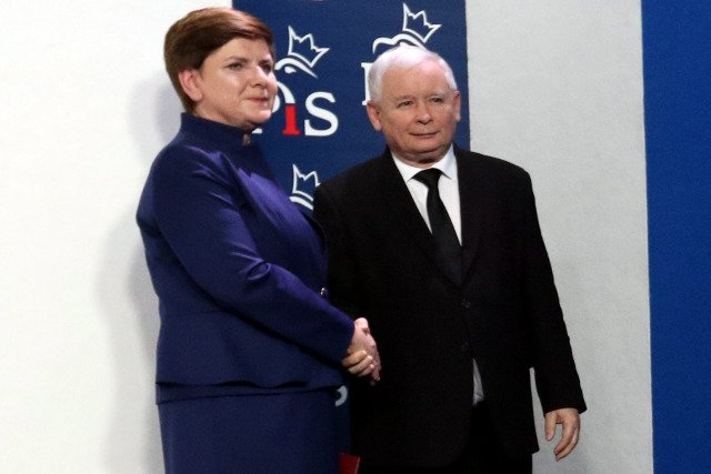 Jarosław Kaczyński oraz członkowie rządu Beaty Szydło kibicują inicjatywie, która zmierza do zbudowania w Warszawie łuku triumfalnego
