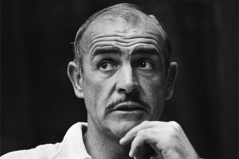 Brytyjski tabloid dotarł do aktu zgonu Seana Connery'ego.