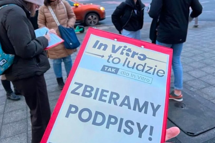 Zebrano 100 tys. podpisów pod projektem "Tak dla in vitro".