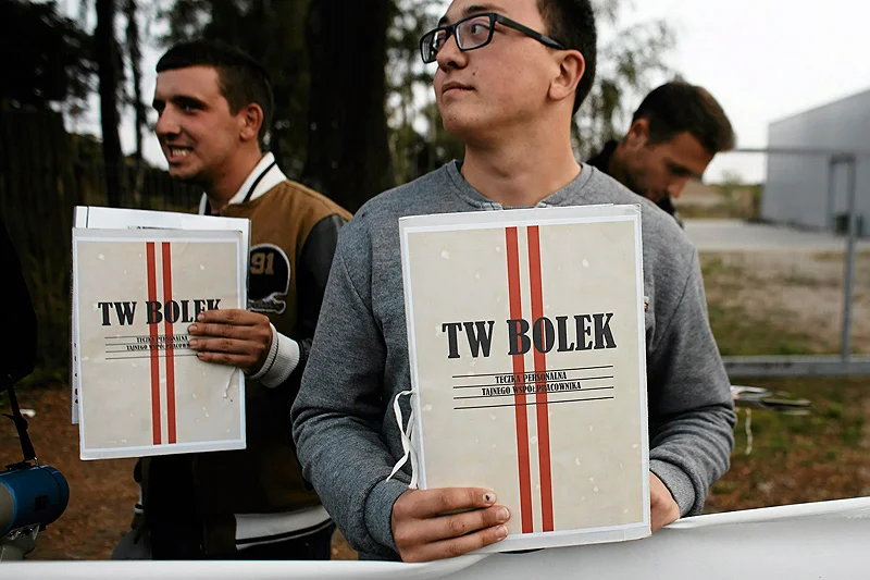 Czemu służy dyskusja o byłym prezydencie, który władzę stracił 22 lata temu? To świetna zasłona dymna dla działań obecnej władzy.