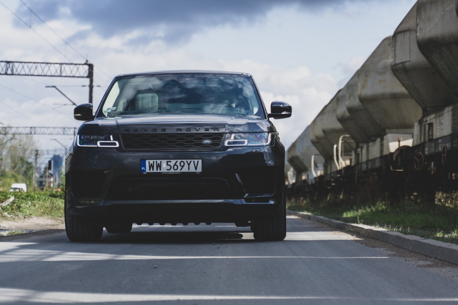 Range Rover Sport w wersji HST ma nowy, sześciocylindrowy silnik.