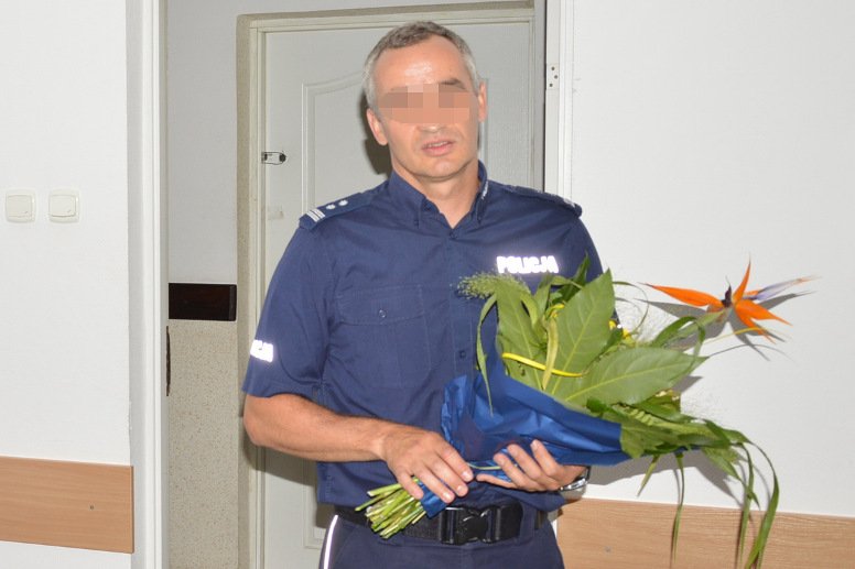 Dariusz G. został natychmiastowo wydalony ze służby.