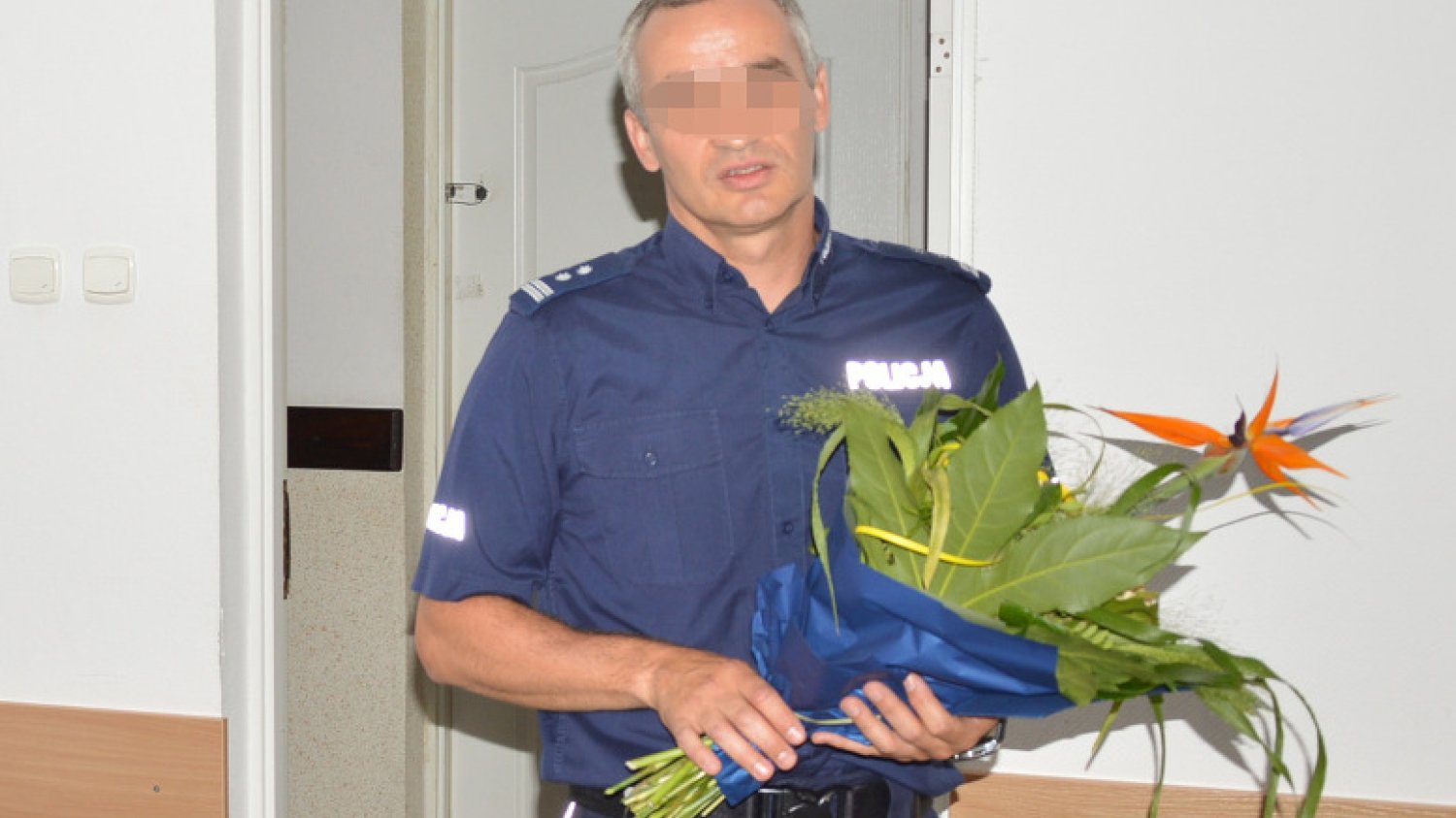 Dariusz G. został natychmiastowo wydalony ze służby.