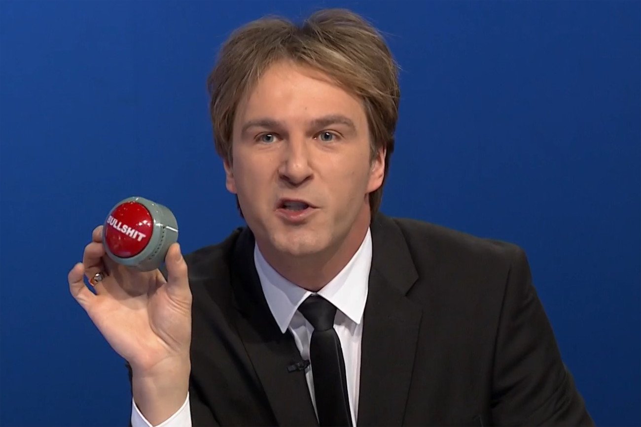 Mecenas Piotr Kaszewiak przyszedł do studia spóźniony, zabrał ze sobą gadżet z napisem "bullshit" i słownie zaatakował bohatera programu