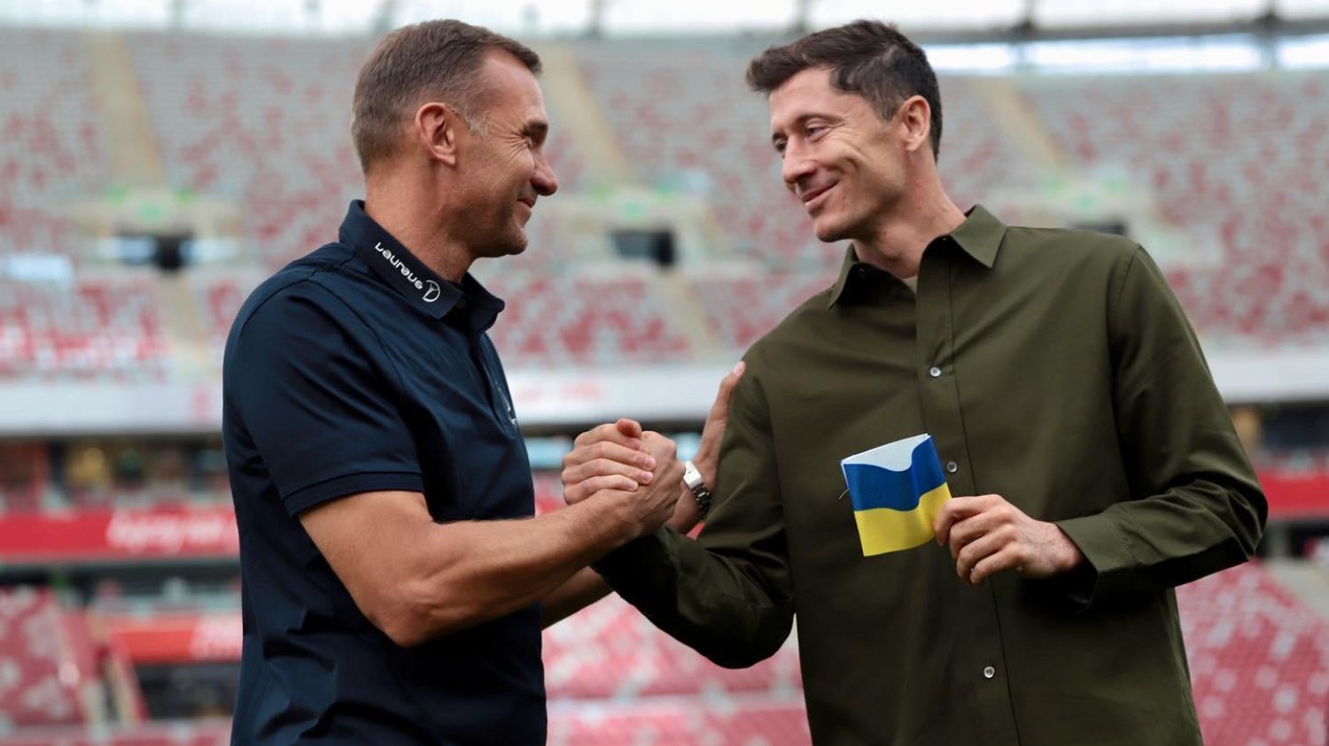 Robert Lewandowski dostał wyjątkowy prezent od całego narodu ukraińskiego i Andrija Szewczenki. To ma być talizman na MŚ