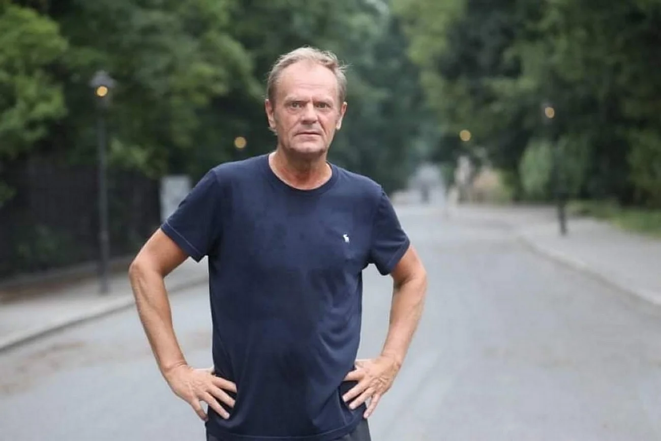 Nowy przewodniczący PO Donald Tusk podczas porannego biegania. Wpis ze zdjęciami szybko stał się popularny na politycznym Twitterze.
