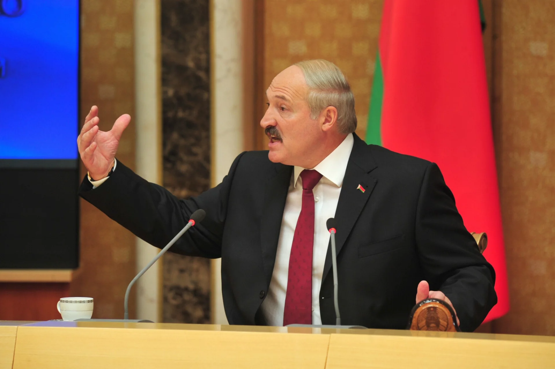 Alaksandr Łukaszenka stwierdził, że Polacy, Litwini i Łotysze stoją w kolejkach przy białoruskiej granicy, gdyż chcą kupić na Białorusi sól i kaszę gryczaną.