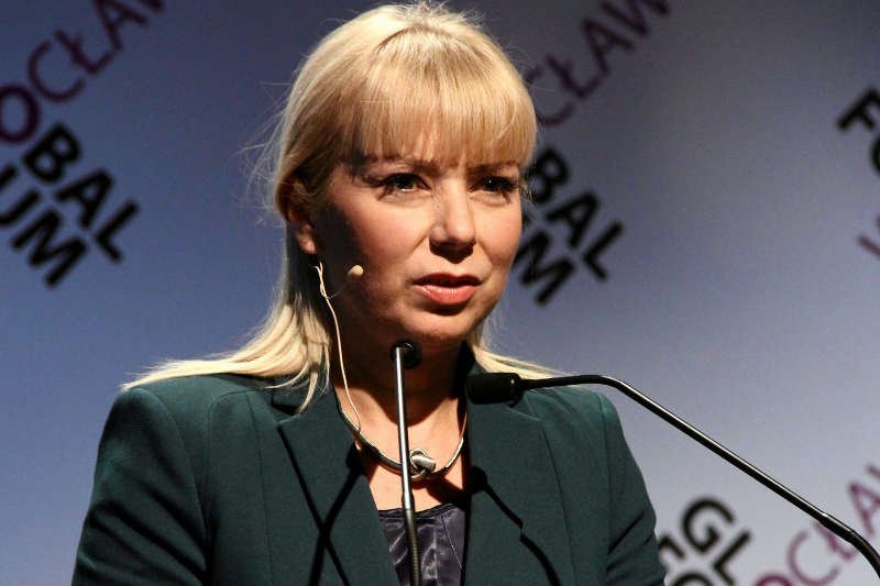 PE przyjął nowy skład Komisji Europejskiej. Elżbieta Bieńkowska będzie zajmować się... kosmosem