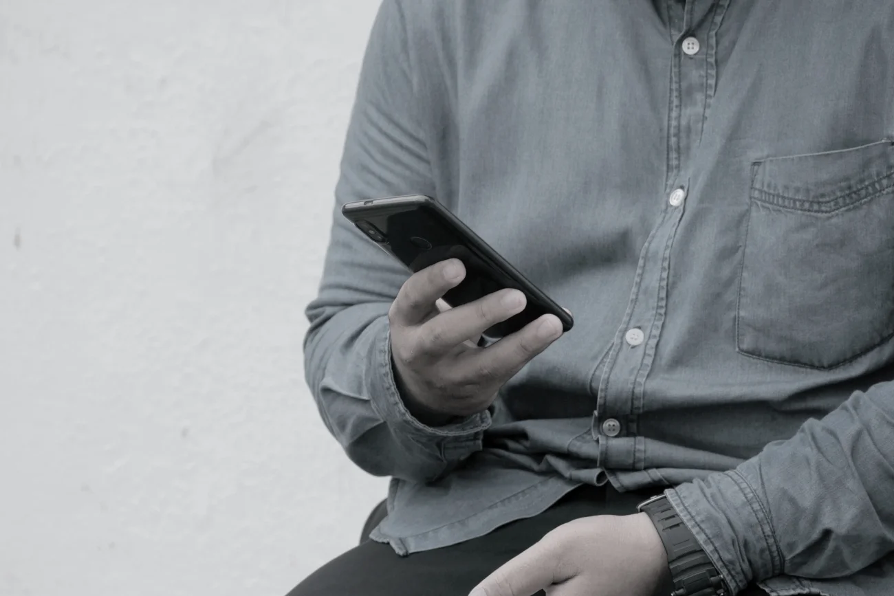 Jak to możliwe, że można podszywać się pod czyjś telefon? Ekspert odpowiada
