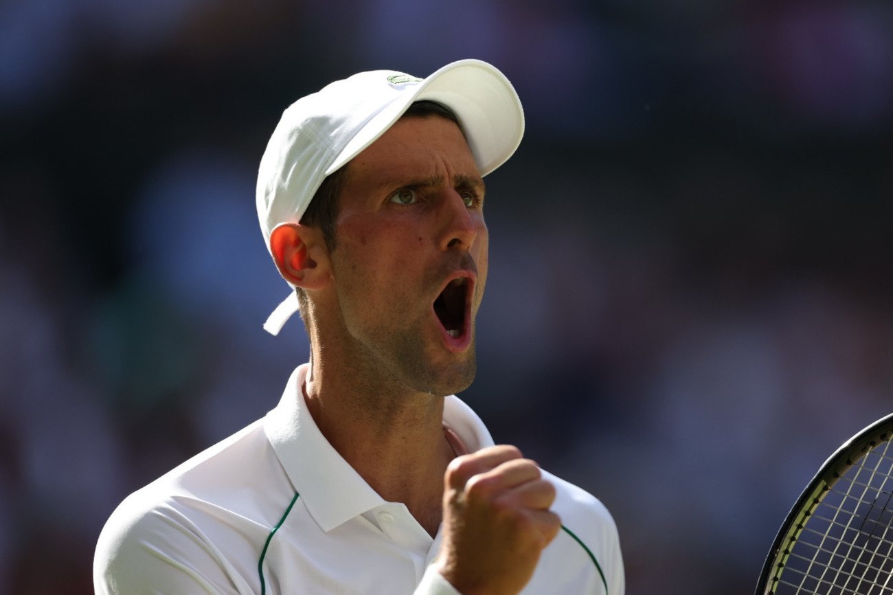 Novak Djoković swoim piątkowym zwycięstwem i awansem do finału, zapisał się na kartach historii światowego tenisa.